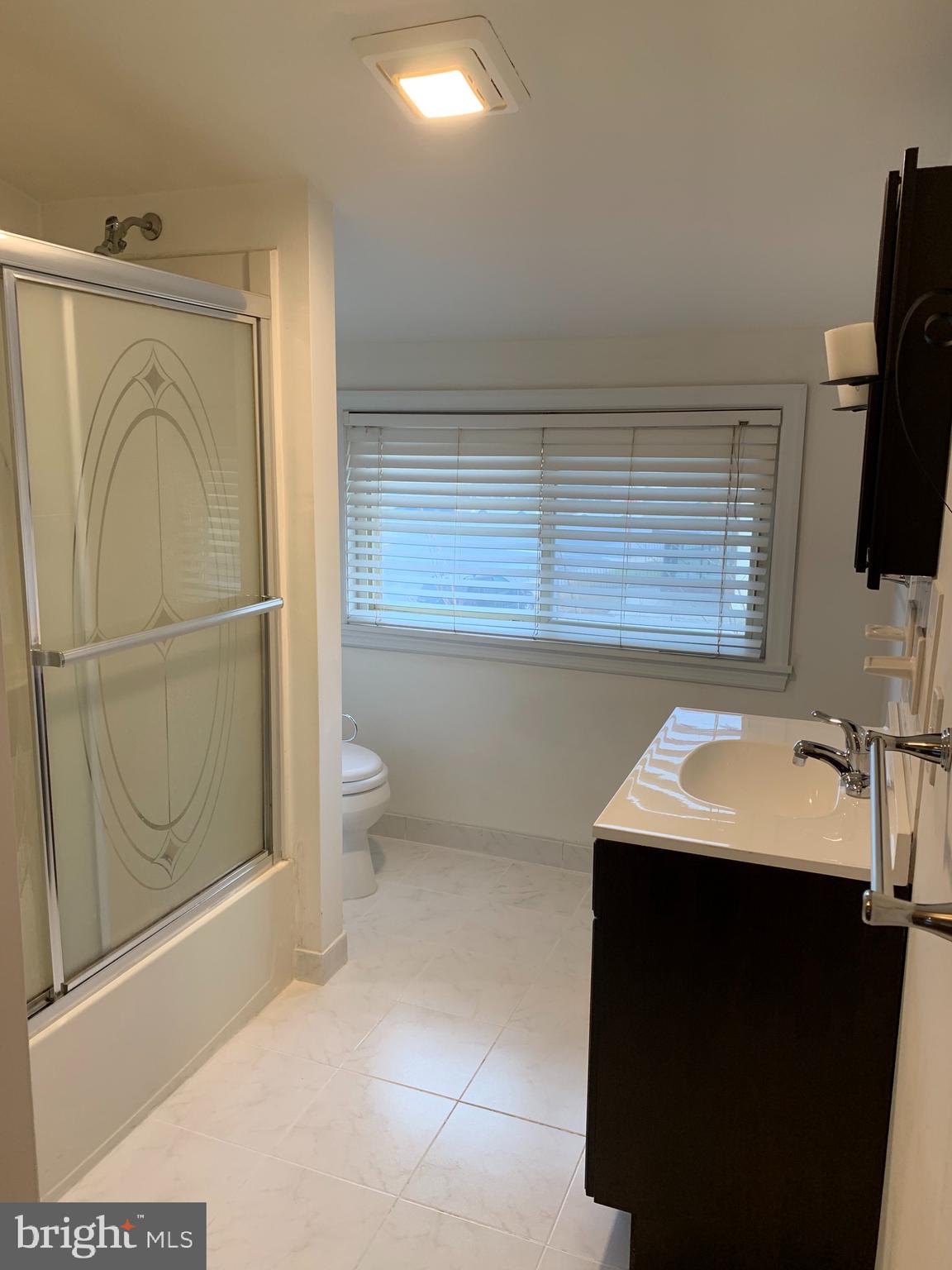 18 Ridge Boulevard Brookhaven, PA 19015 - Photo 17 of 29 2nd level full bath