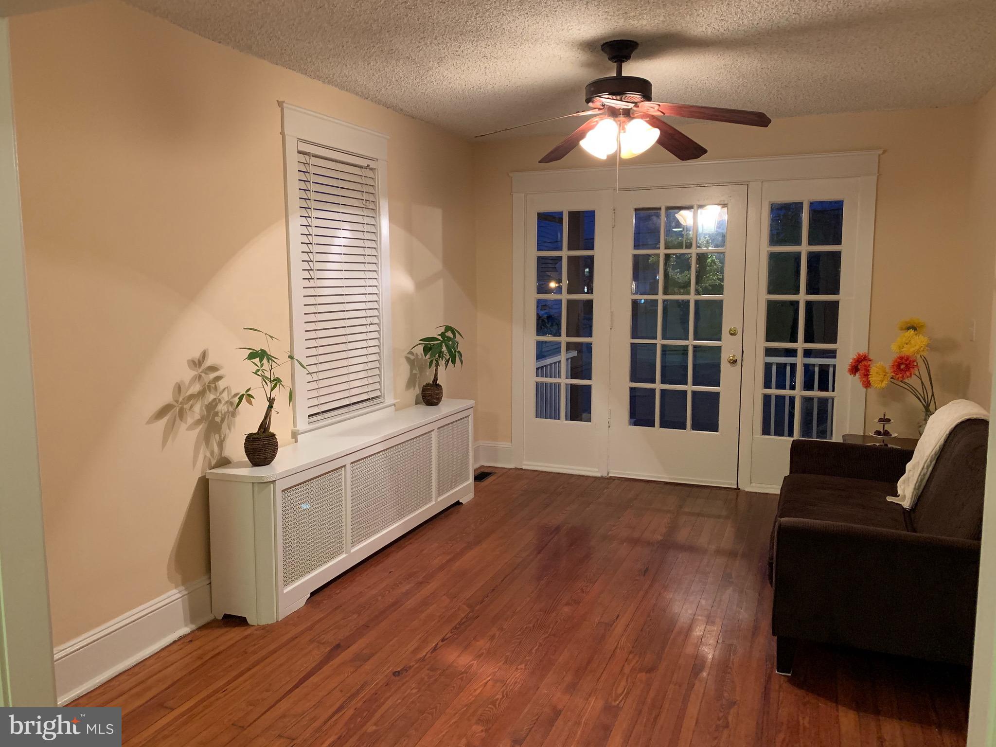 18 Ridge Boulevard Brookhaven, PA 19015 - Photo 6 of 29 Living room