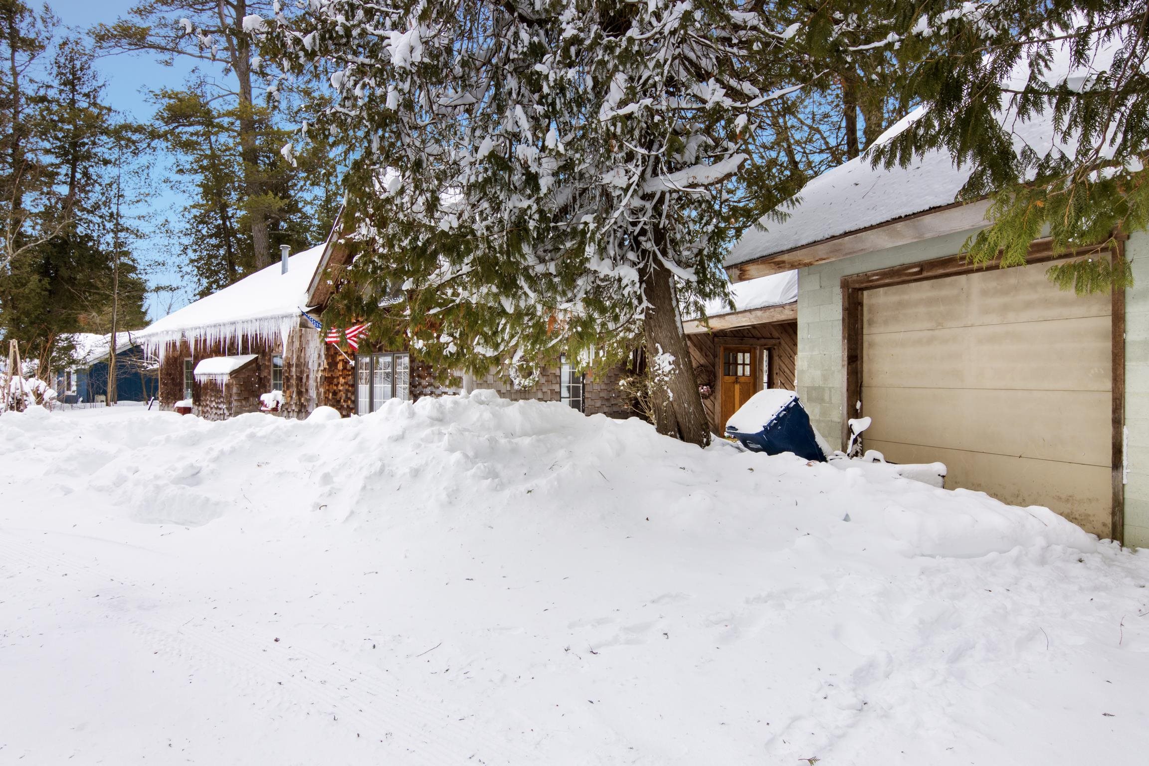 10 South Stony Point Road Suttons Bay, MI 49682 - Photo 43 of 58