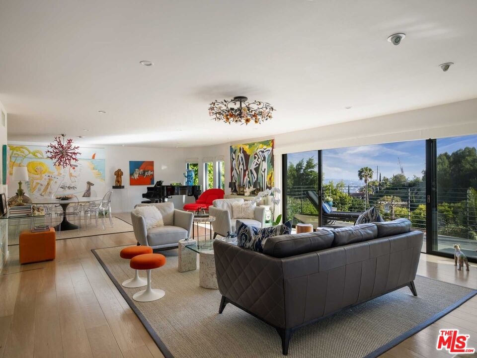 8480 Harold Way Los Angeles, CA 90069 - Photo 13 of 43