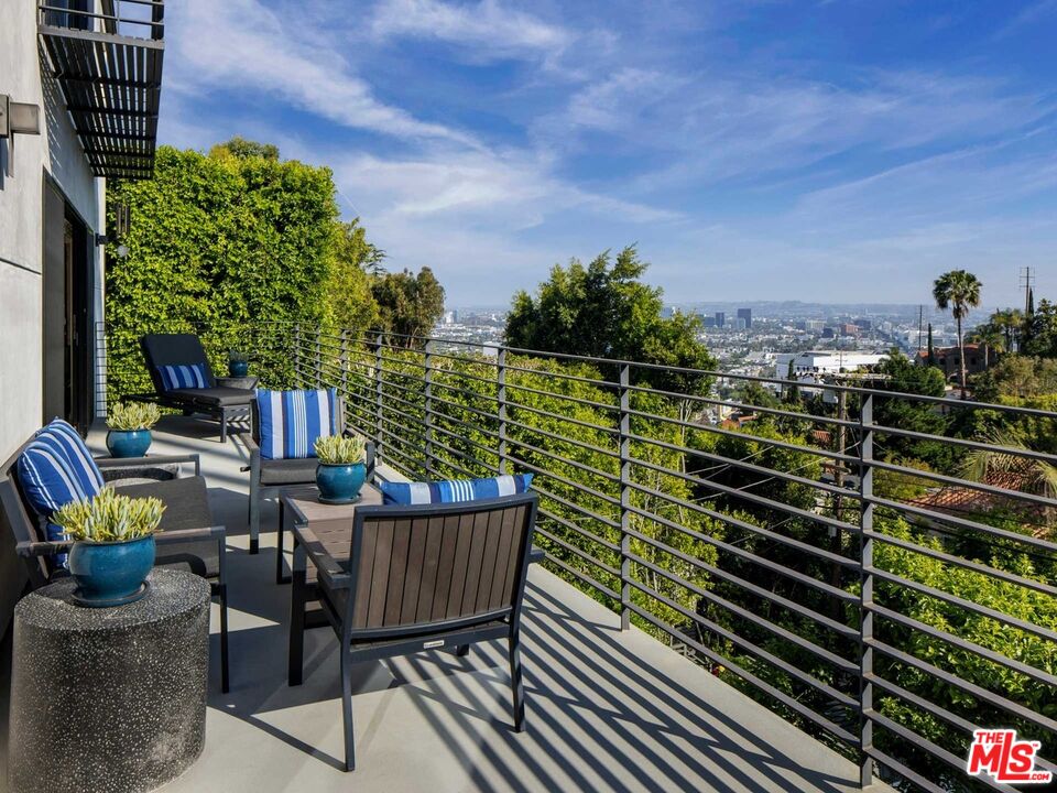 8480 Harold Way Los Angeles, CA 90069 - Photo 14 of 43