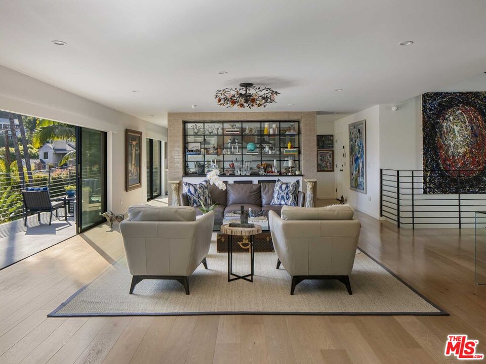 8480 Harold Way Los Angeles, CA 90069 - Photo 17 of 43