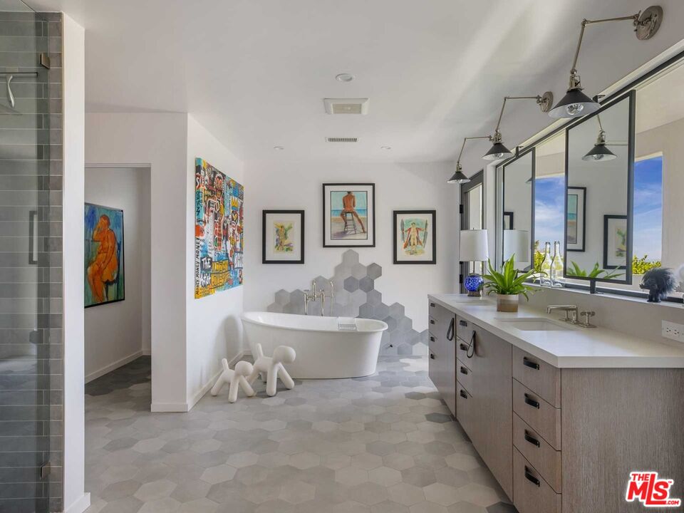 8480 Harold Way Los Angeles, CA 90069 - Photo 21 of 43