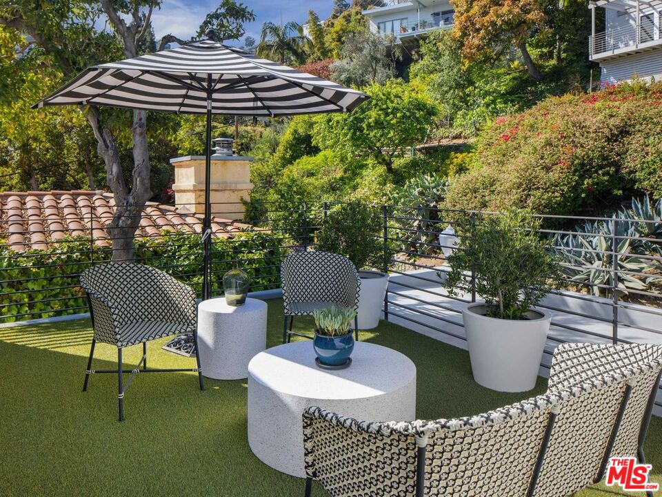 8480 Harold Way Los Angeles, CA 90069 - Photo 28 of 43