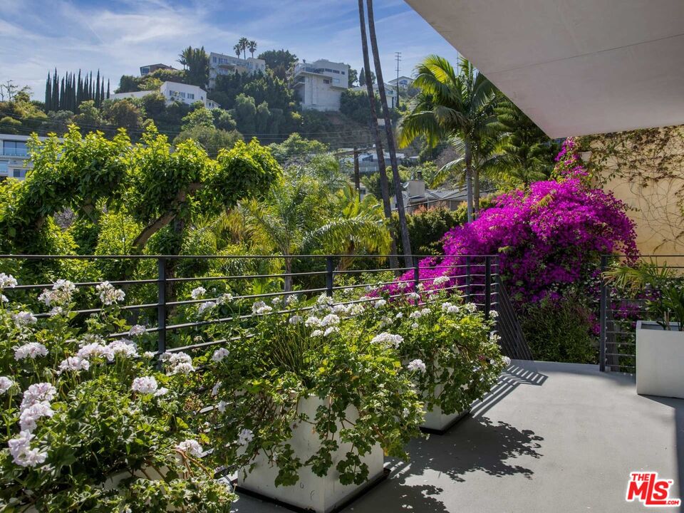 8480 Harold Way Los Angeles, CA 90069 - Photo 33 of 43