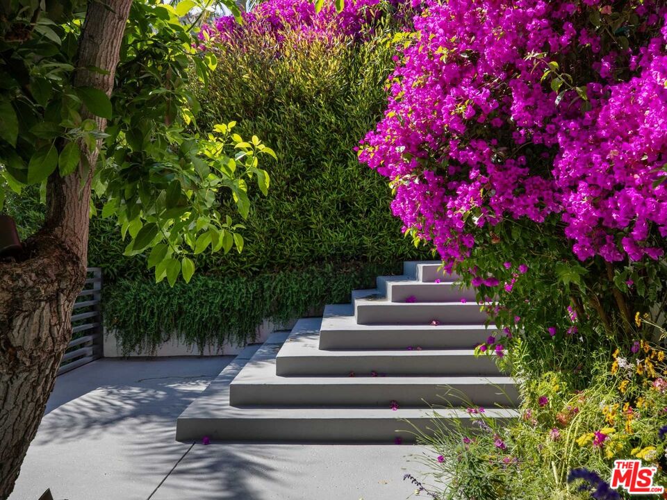 8480 Harold Way Los Angeles, CA 90069 - Photo 34 of 43