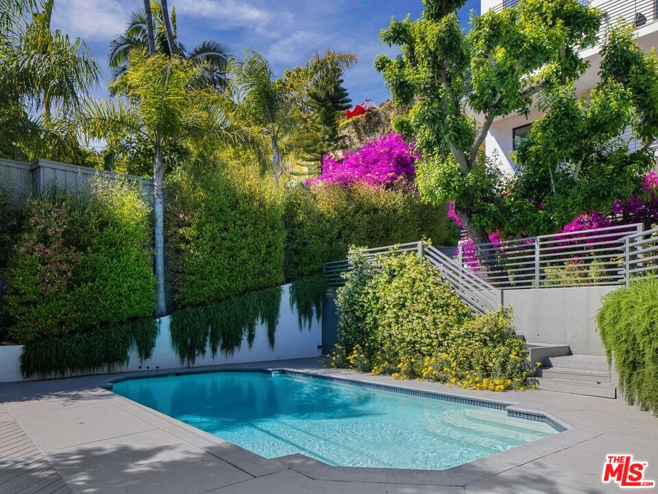 8480 Harold Way Los Angeles, CA 90069 - Photo 36 of 43