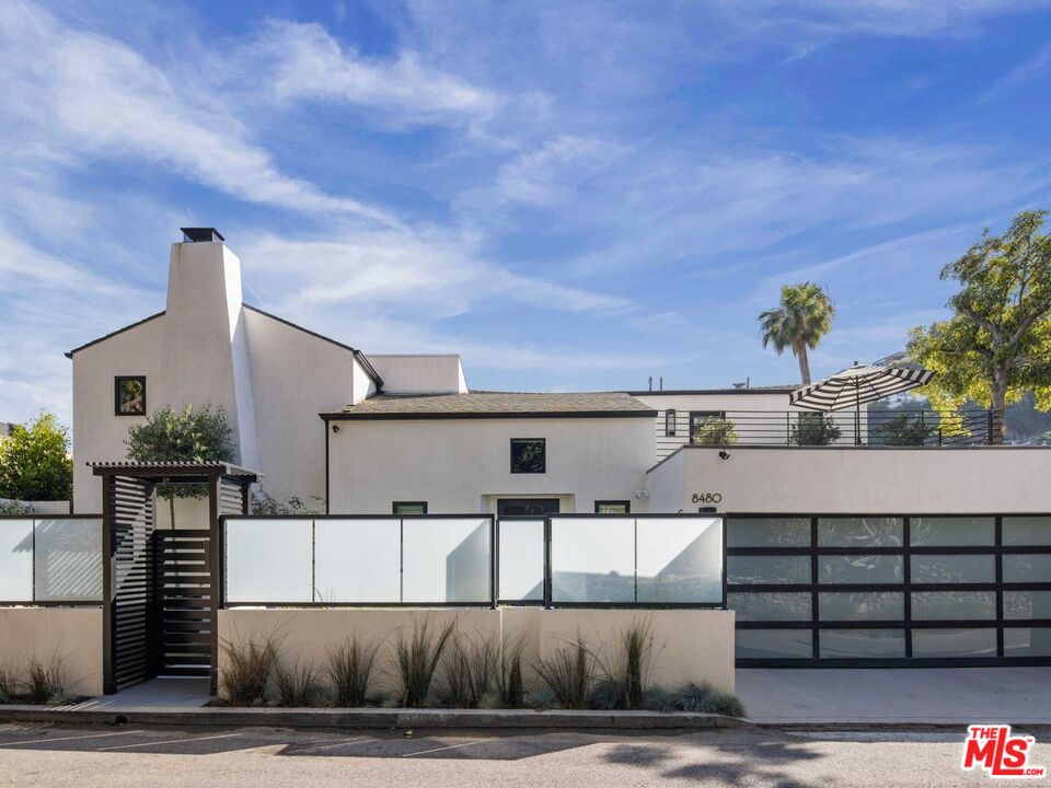 8480 Harold Way Los Angeles, CA 90069 - Photo 8 of 43