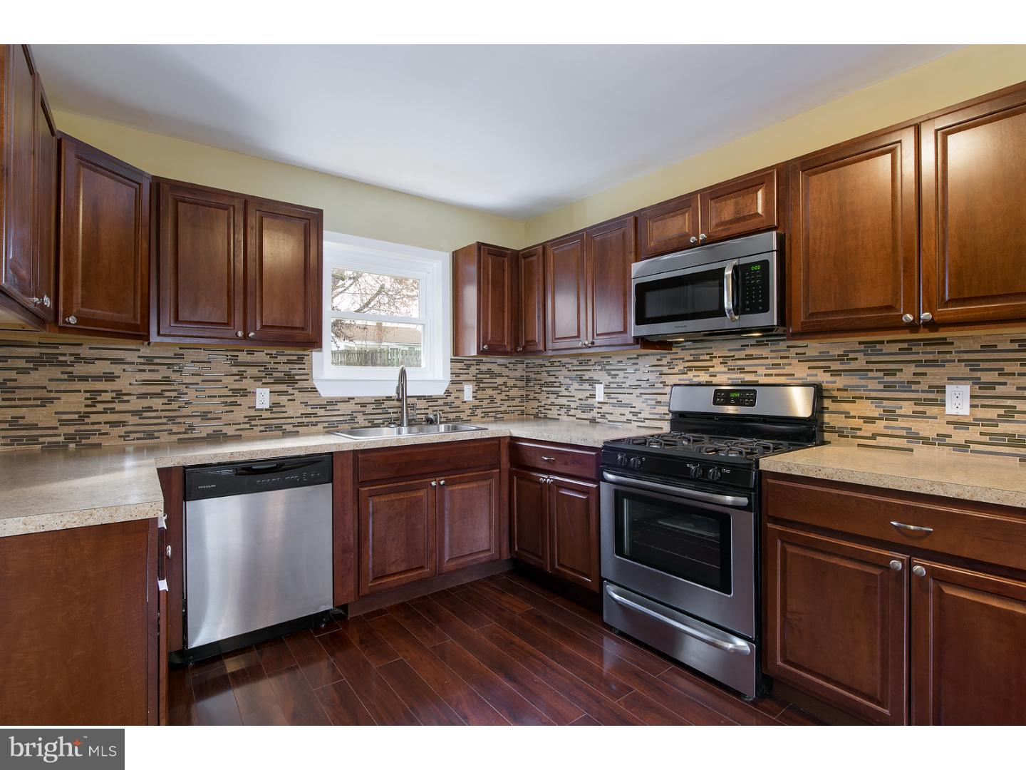 504 Lockheed Avenue Reading, PA 19601 - Photo 9 of 22 Kitchen