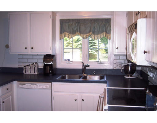366 Bay Road Belchertown, MA 01007 - Photo 7 of 29 Gallery Image 7