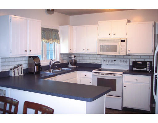366 Bay Road Belchertown, MA 01007 - Photo 8 of 29 Gallery Image 8