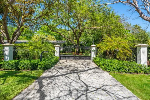 $2,990,000 | 6601 Chapman Field Drive, Pinecrest, FL 33156