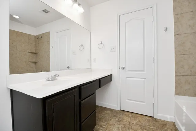 $2,150 | 16020 Sweetwater Fields Lane, Tomball, TX 77377