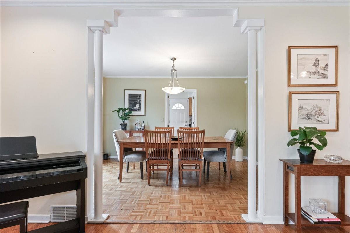 9242 Ridgeway Avenue Evanston, IL 60203 - Photo 5 of 30 Gallery Image 5