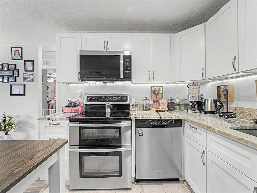 197 Rosedale Avenue Spring Hill, FL 34606 - Photo 4 of 39