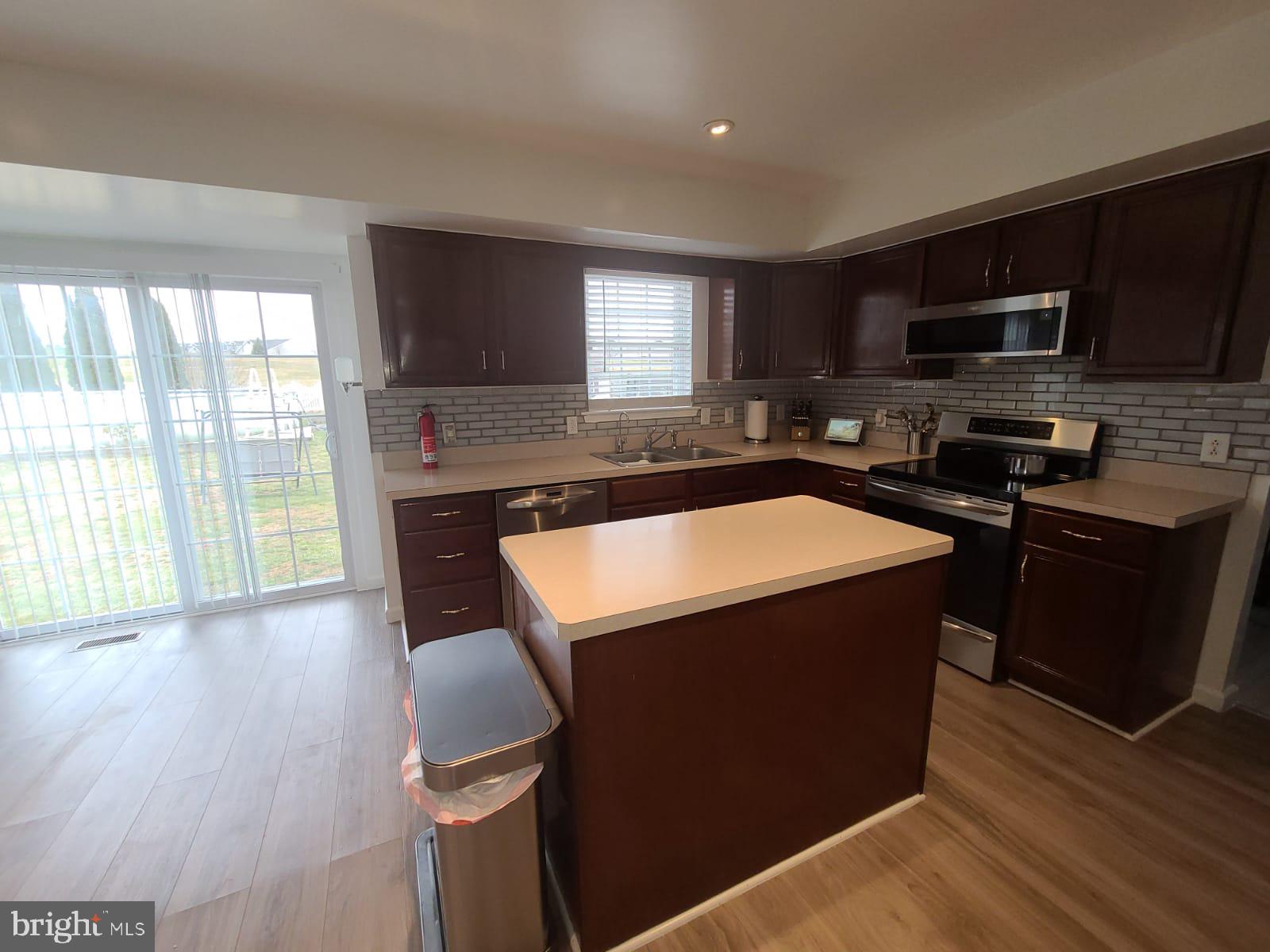 101 Roxberry Drive Reading, PA 19608 - Photo 4 of 26