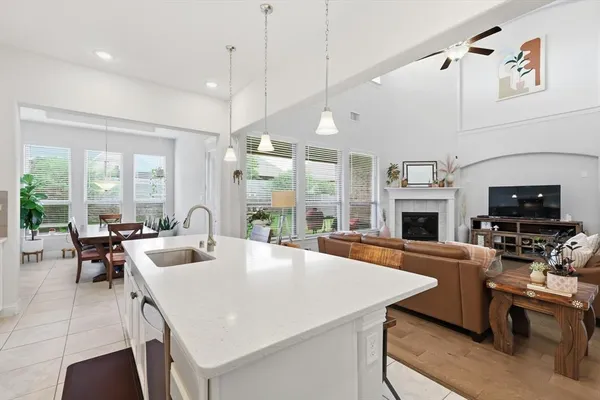 $690,000 | 1117 12th Street, Argyle, TX 76226