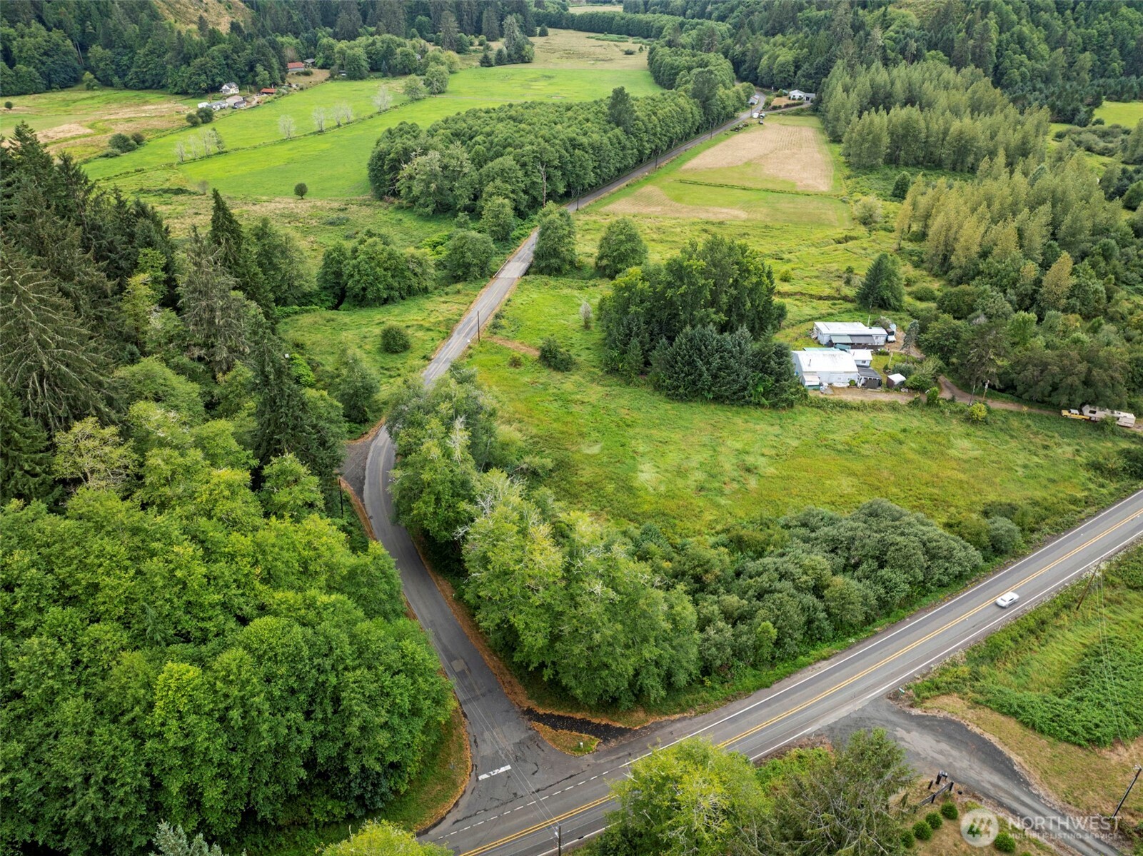 0 West State Route 4 Skamokawa, WA 98647 - Photo 6 of 8 a view of a back yard with green space