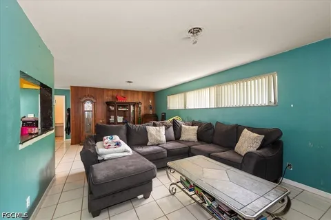 $189,000 | 319 West Mariana Avenue, North Fort Myers, FL 33903