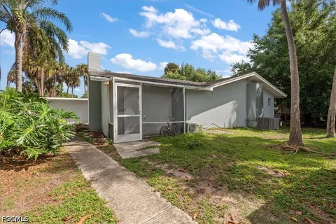 $189,000 | 319 West Mariana Avenue, North Fort Myers, FL 33903