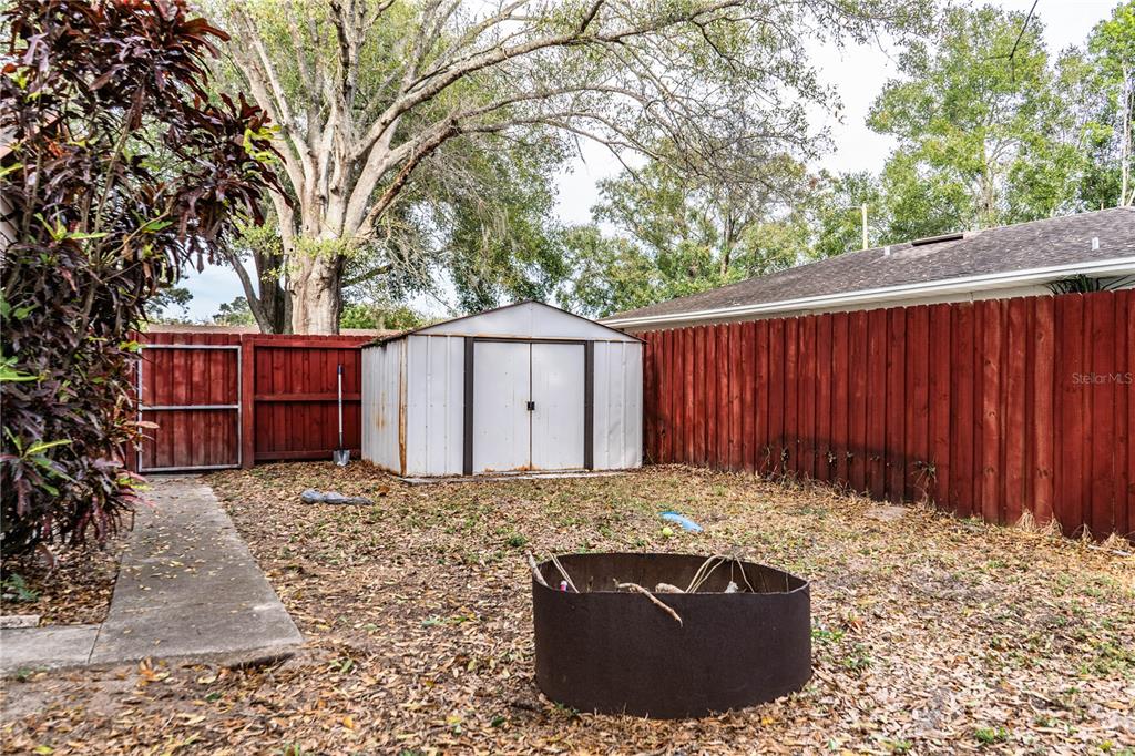 207 24th Court Southwest Winter Haven, FL 33880 - Photo 60 of 75 front view of a house with a yard