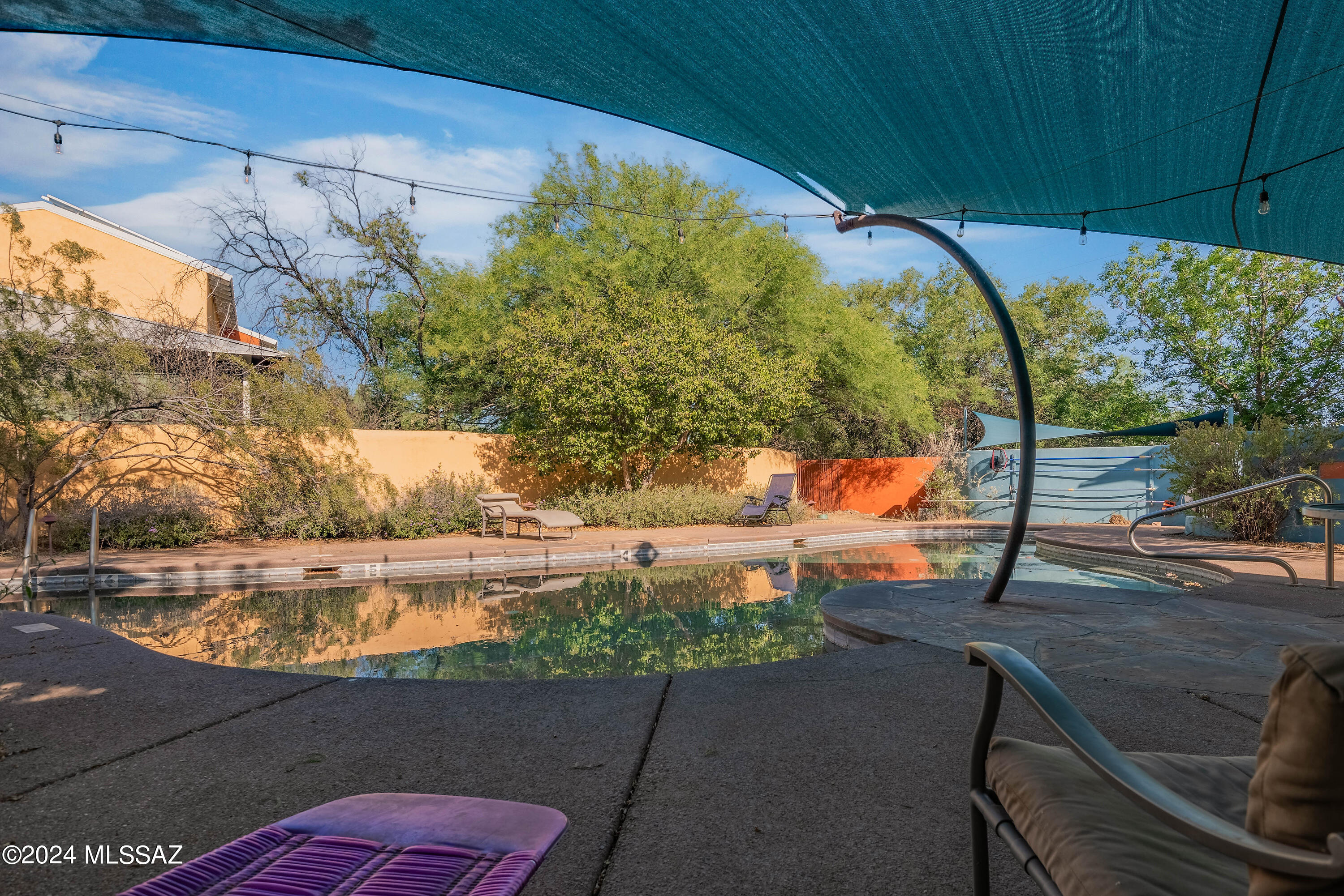 523 East Roger Road Tucson, AZ 85705 - Photo 34 of 40 a view of swimming pool from a balcony