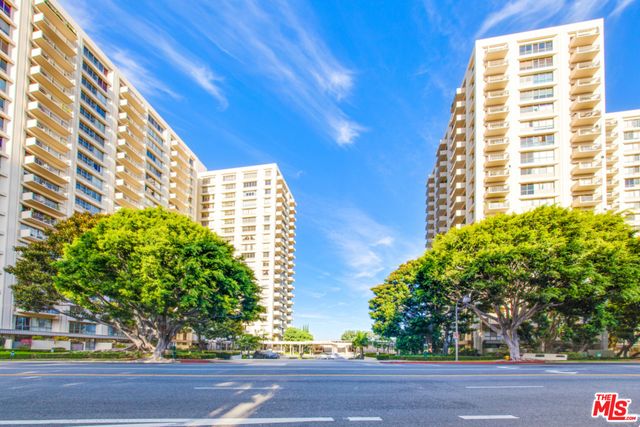 $520,000 | 2160 Century Park East, Unit 1210, Los Angeles, CA 90067