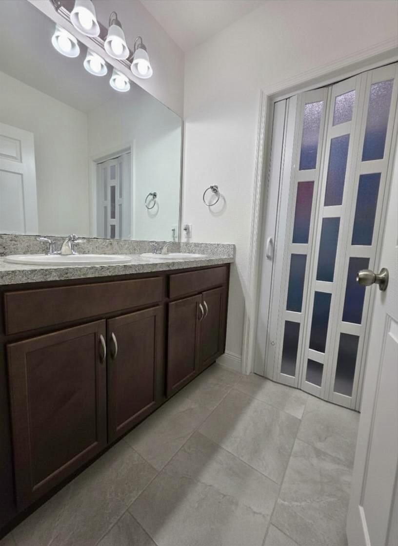 260 Hamlet Loop Davenport, FL 33837 - Photo 10 of 19 fd0797c4-7b60-41be-8b5d-adea0026c226