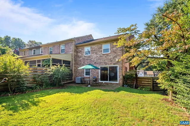 $2,200 | 114 Georgetown Green, Charlottesville, VA 22901