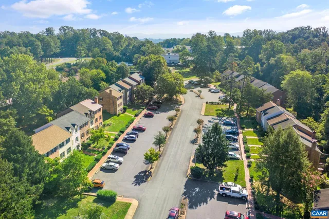 $2,200 | 114 Georgetown Green, Charlottesville, VA 22901