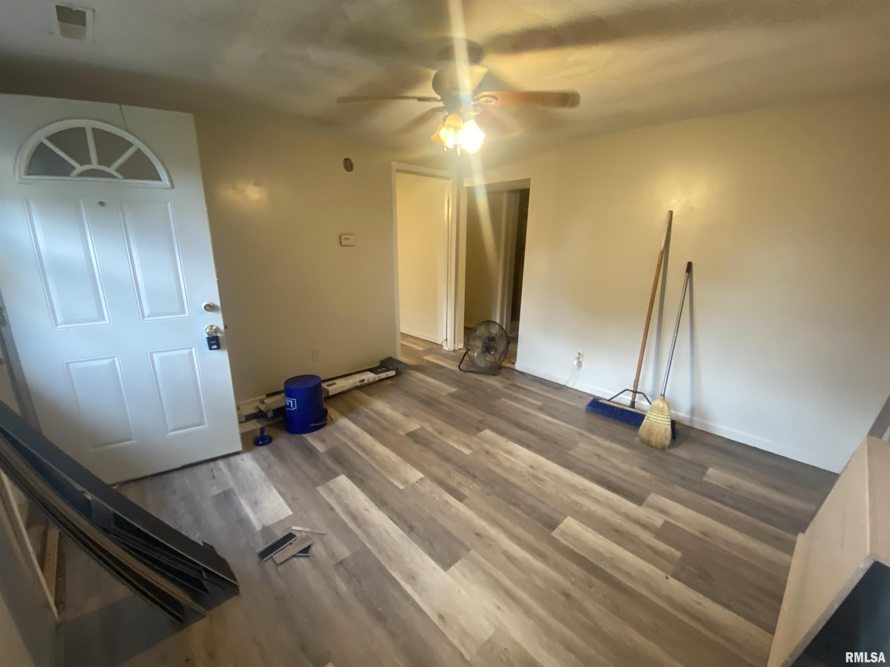 2127 East Lawrence Avenue Springfield, IL 62703 - Photo 11 of 14 Gallery Image 11