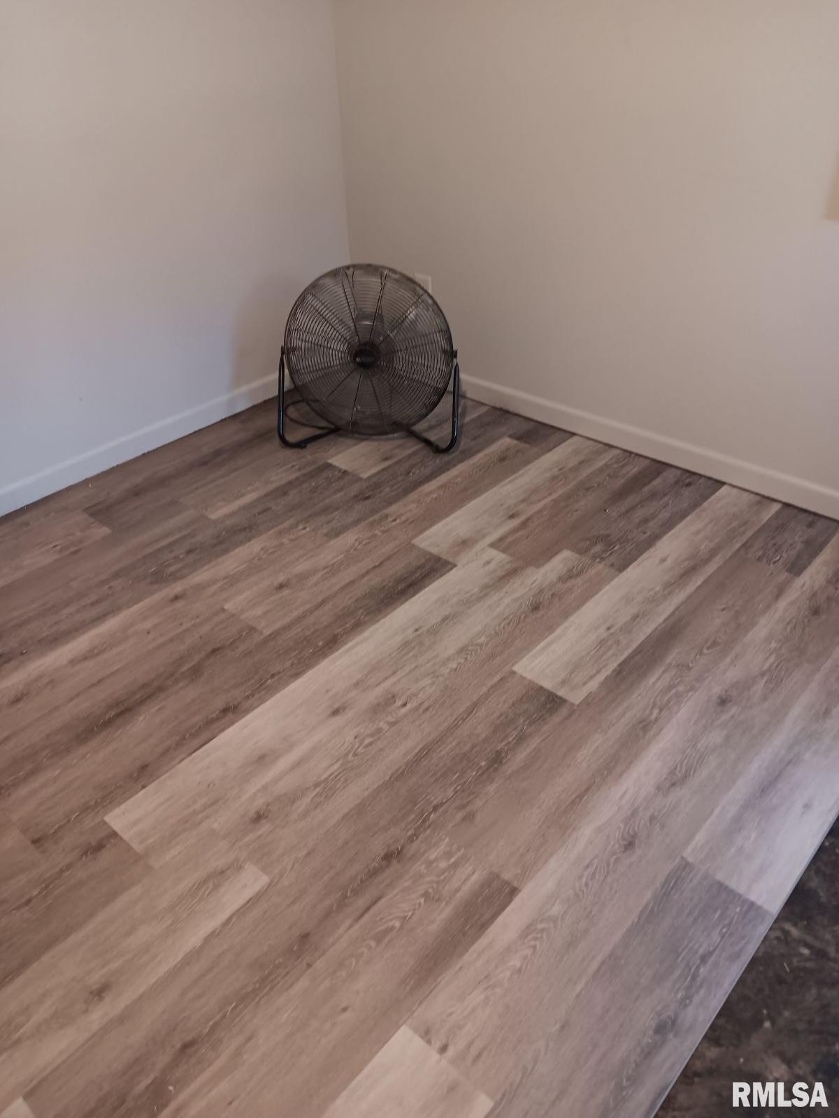 2127 East Lawrence Avenue Springfield, IL 62703 - Photo 4 of 14 Gallery Image 4