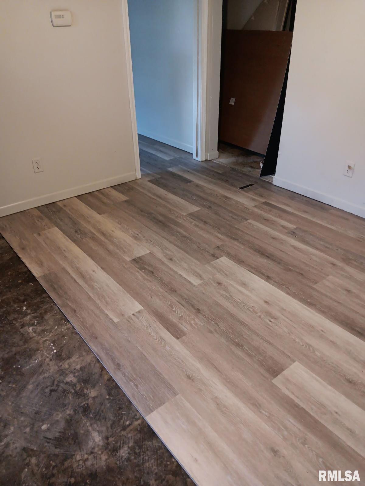 2127 East Lawrence Avenue Springfield, IL 62703 - Photo 8 of 14 Gallery Image 8