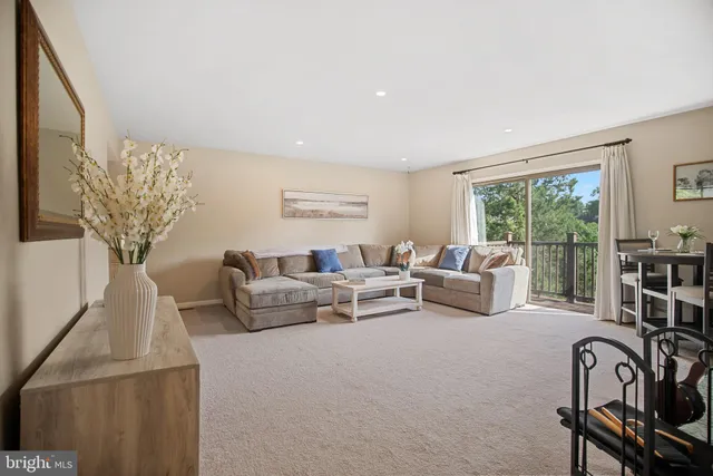 $314,900 | 135 Kings Croft Drive, Cherry Hill, NJ 08034