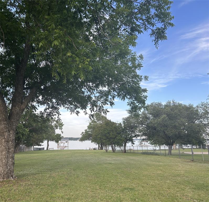 216 North Broadway Road Azle, TX 76020 - Photo 4 of 9