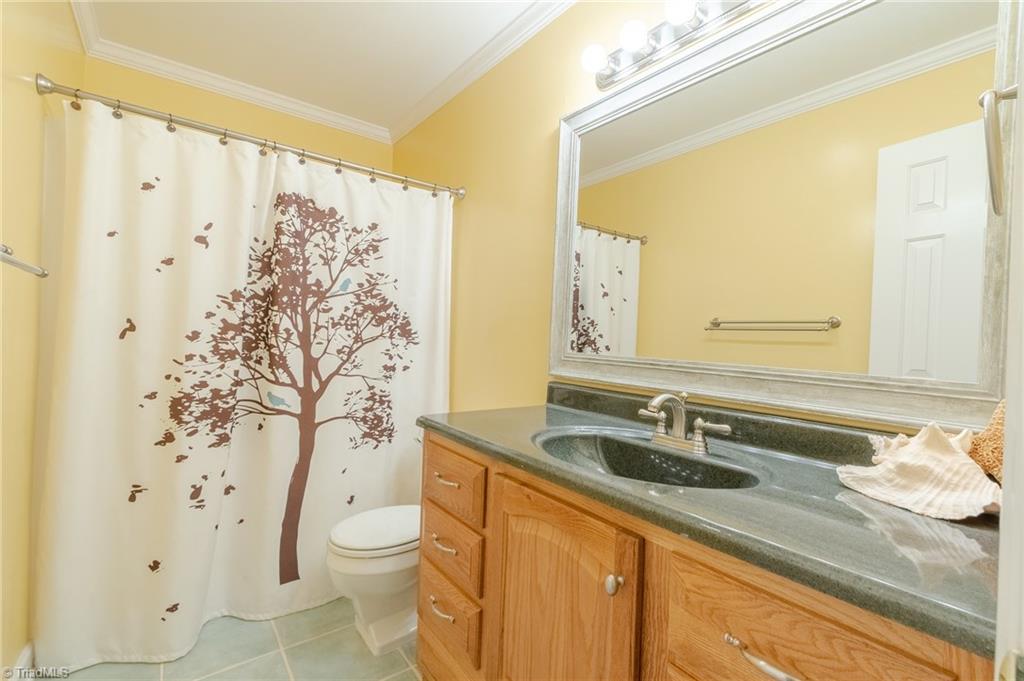 5808 Oakside Road Winston-Salem, NC 27104 - Photo 11 of 29 master bath