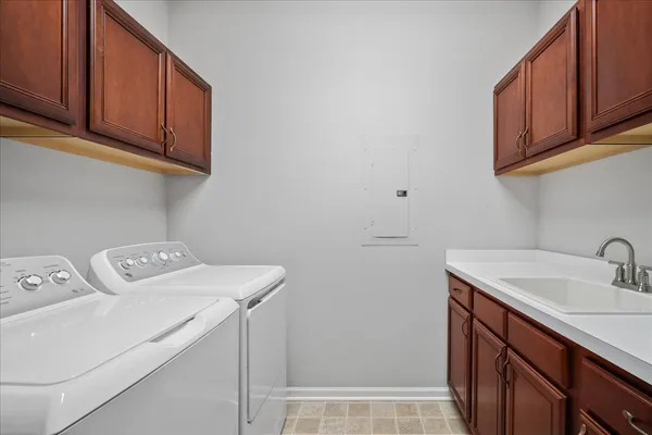 $459,000 | 5055 Madison Street, Unit 601, Skokie, IL 60077