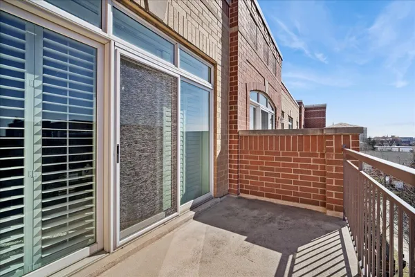 $459,000 | 5055 Madison Street, Unit 601, Skokie, IL 60077
