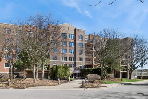 $459,000 | 5055 Madison Street, Unit 601, Skokie, IL 60077