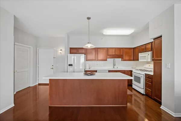 $459,000 | 5055 Madison Street, Unit 601, Skokie, IL 60077