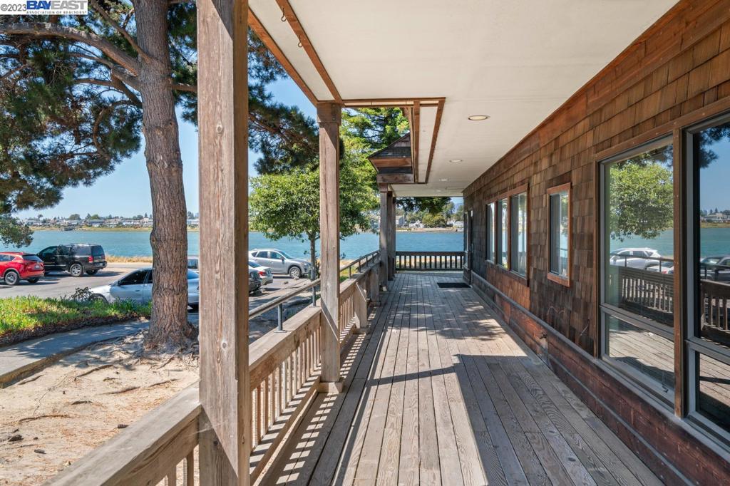 200 Packet Landing Road Alameda, CA 94502 - Photo 5 of 32 a view of a balcony with wooden floor