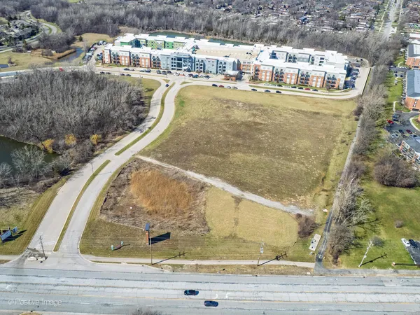 $4,000,000 | 1-s625 1-s625 Oakbrook Lake, Villa Park, IL 60181