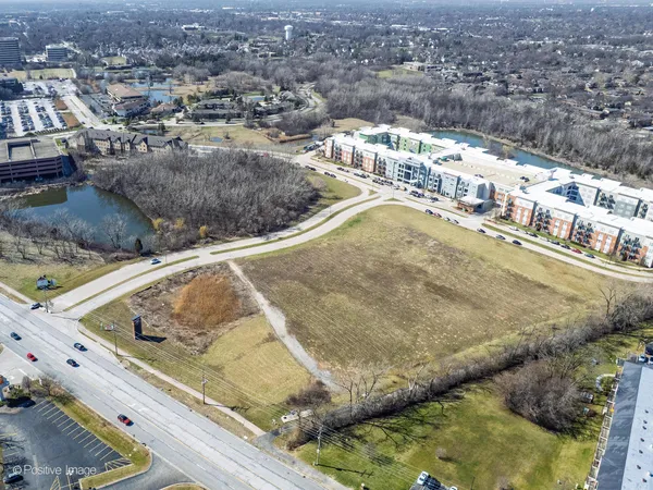 $4,000,000 | 1-s625 1-s625 Oakbrook Lake, Villa Park, IL 60181