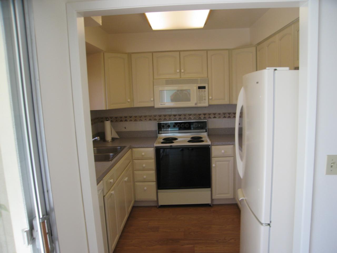 5792 Encina Road, Unit 3 Goleta, CA 93117 - Photo 15 of 15 Upgraded Kitchen 2