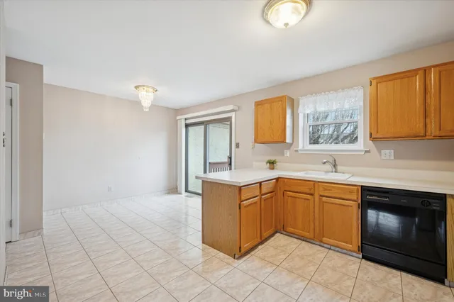 $2,500 | 25 Ruth Road, Brookhaven, PA 19015