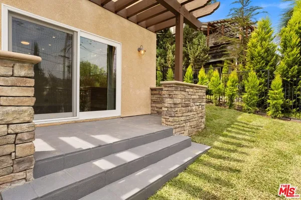 $7,100 | 1630 Bridgeport Drive, Los Angeles, CA 90065