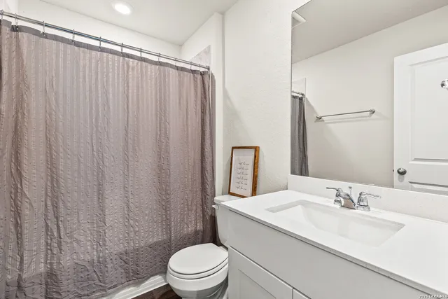 $2,200 | 14106 Llano, San Antonio, TX 78253