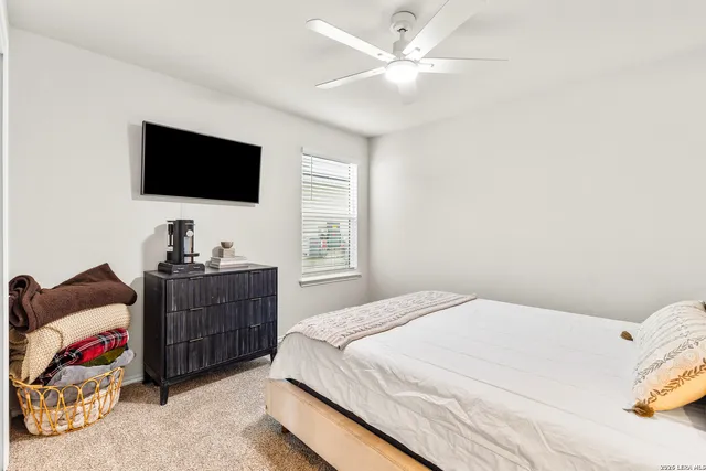 $2,200 | 14106 Llano, San Antonio, TX 78253