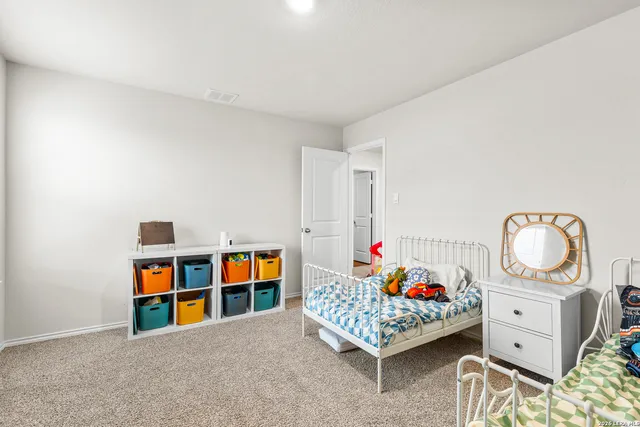 $2,200 | 14106 Llano, San Antonio, TX 78253