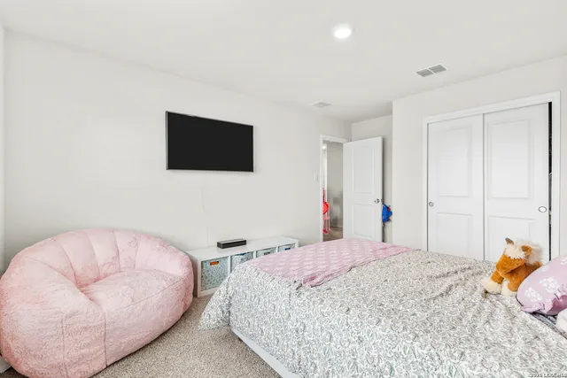 $2,200 | 14106 Llano, San Antonio, TX 78253